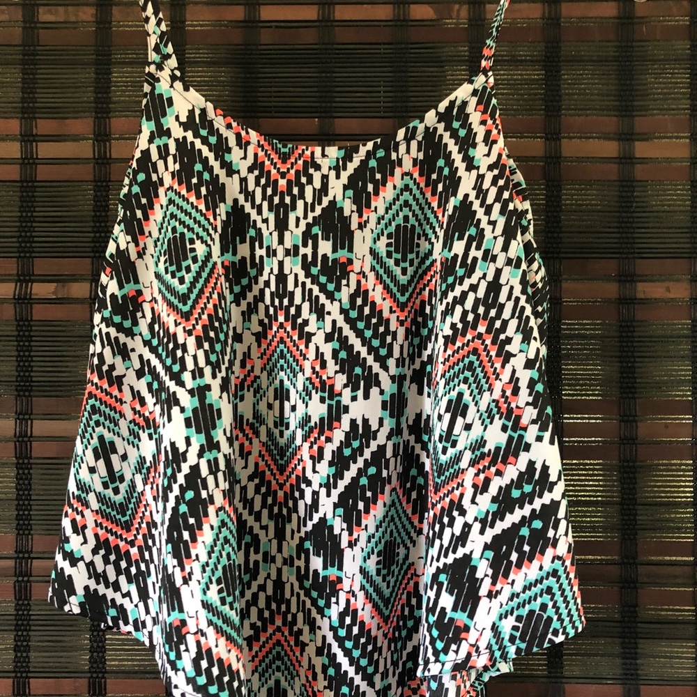 Crop Top 👙😎☀️🌴 - Picture 2 of 6